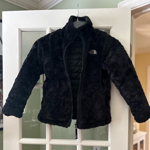 The NorthFace Reversible Puffer Coat. Size Medium. Color Black. - Picture 3 of 3